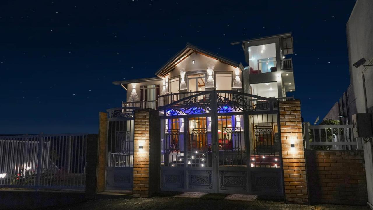 Twin Villa Red นูวาราเอลิยา ภายนอก รูปภาพ