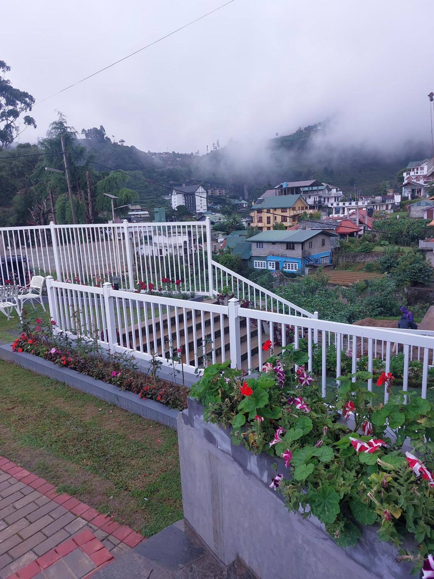 Twin Villa Red นูวาราเอลิยา ภายนอก รูปภาพ